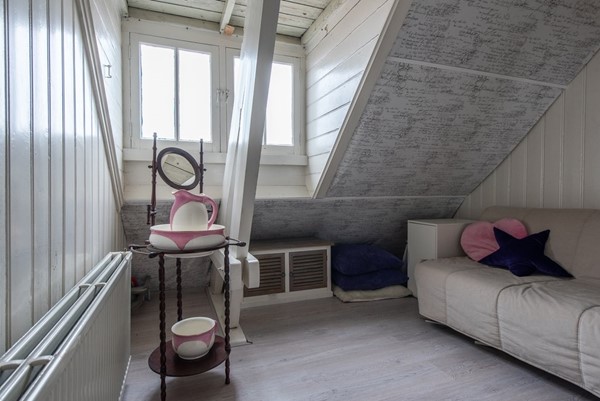 Foto - Te koop: Uniek wonen in oude pastorie!