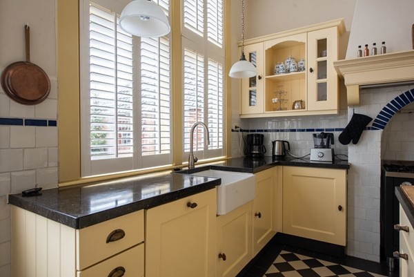 Foto - Te koop: Uniek wonen in oude pastorie!