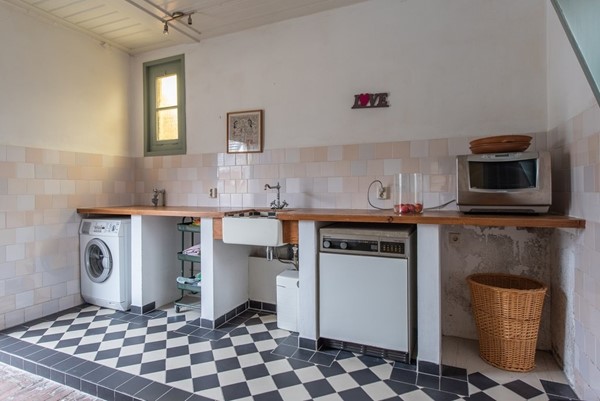 Foto - Te koop: Uniek wonen in oude pastorie!