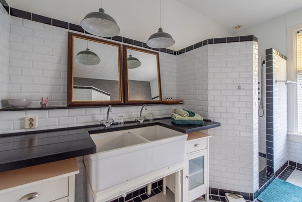 Foto - Te koop: Uniek wonen in oude pastorie!