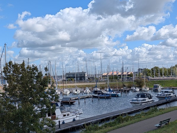 Foto - Te koop: Uniek wonen in oude pastorie!