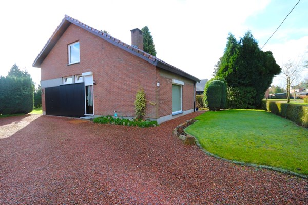 Esmeraldastraat 15, Maasmechelen