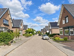Funda_straatbeeld_kentekens_geblurred.jpg