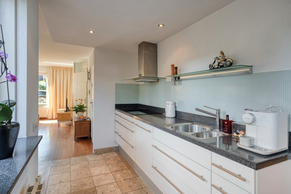 08948600_13.jpg
