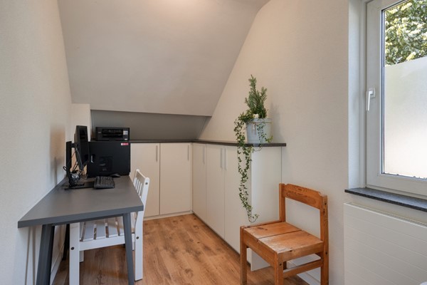08948600_25.jpg